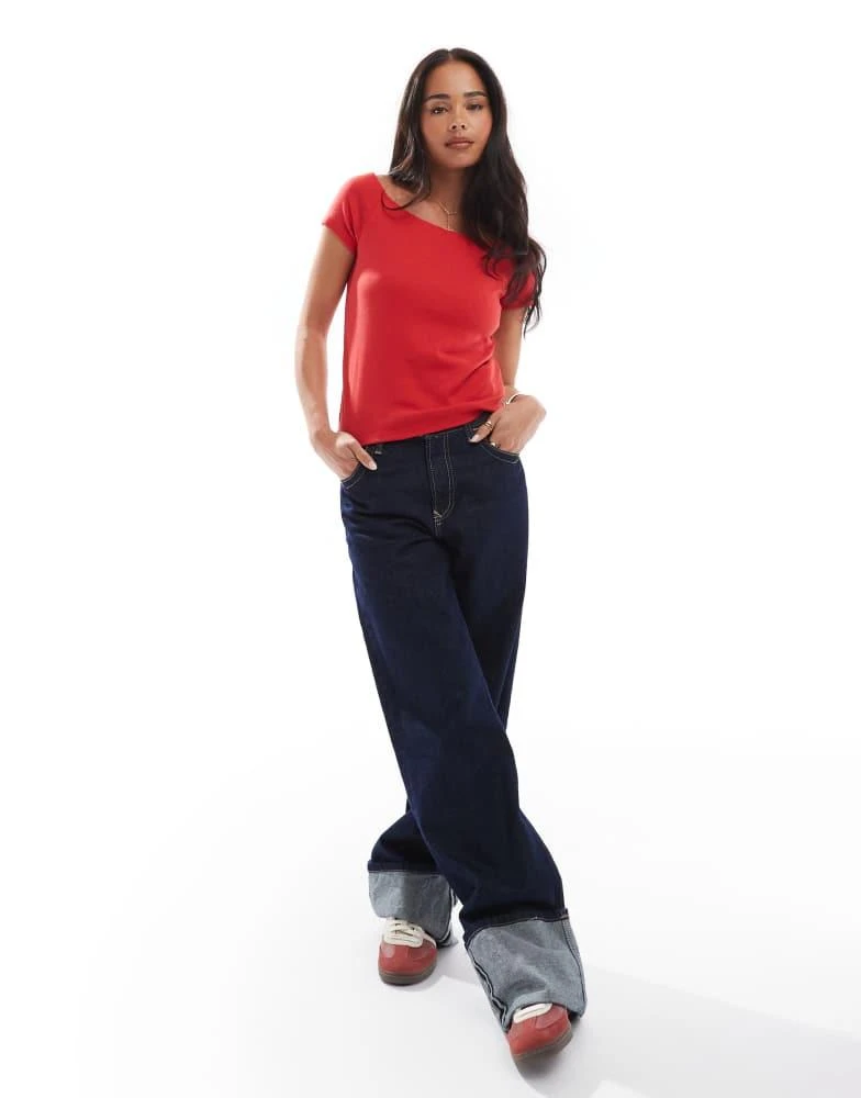 HOLLISTER Hollister off shoulder relaxed t-shirt in red 3
