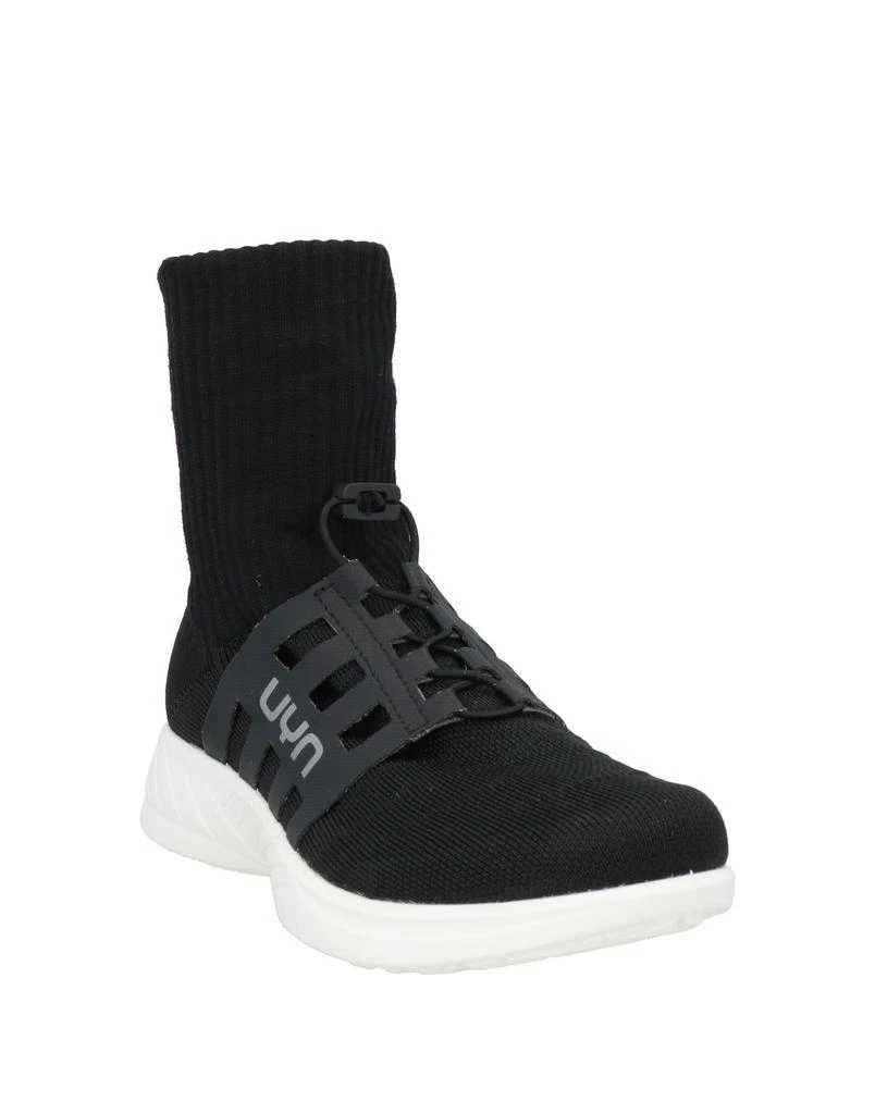 UYN Sneakers 2