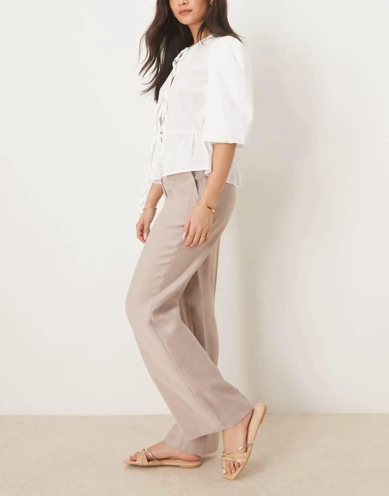 Abercrombie & Fitch Abercrombie & Fitch high rise loose trousers in beige 4