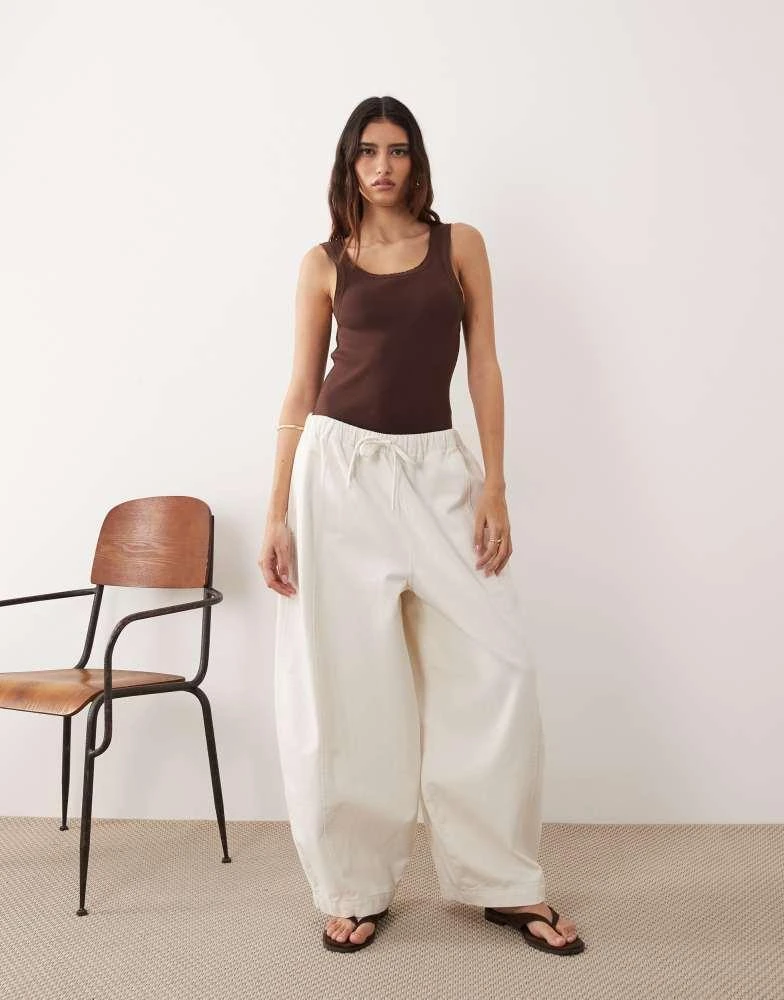 ARRANGE ARRANGE Willa elasticated waist drawstring trousers in washed bone