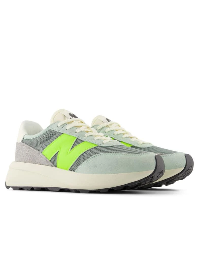 New Balance New Balance 370 trainers in juniper 2