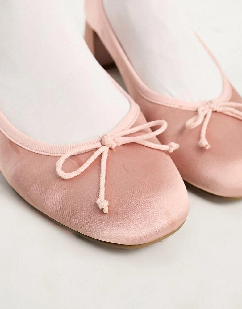 ASOS ASOS DESIGN Steffie bow detail mid block heeled shoes in blush satin 3