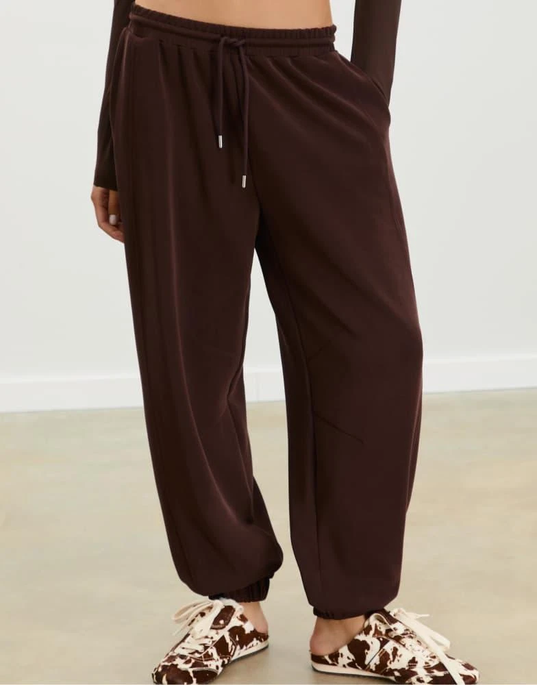 Stradivarius Stradivarius Soft-touch baggy joggers in brown 3