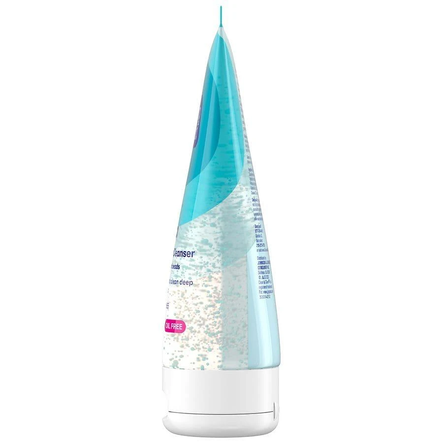 Clean & Clear Oil-Free Exfoliating Facial Scrub 8
