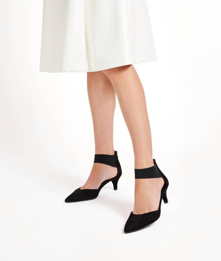 Pelle Moda Women's Cam Suede Low Heels In Black