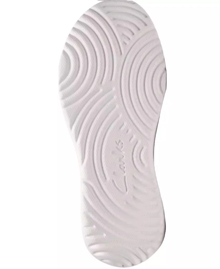 Clarks Women
s Cloudsteppers Solevana Style Round Toe Sneakers 5