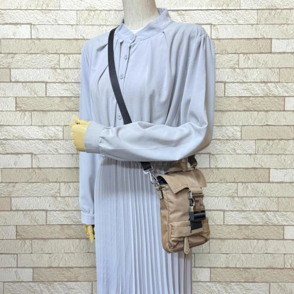 Fendi Nylon Shoulder Bag (Pre-Owned) 2
