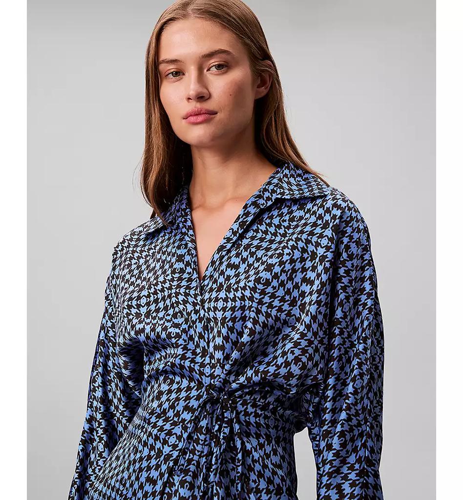 Calvin Klein Women
s Printed Long Sleeve Wrap Top