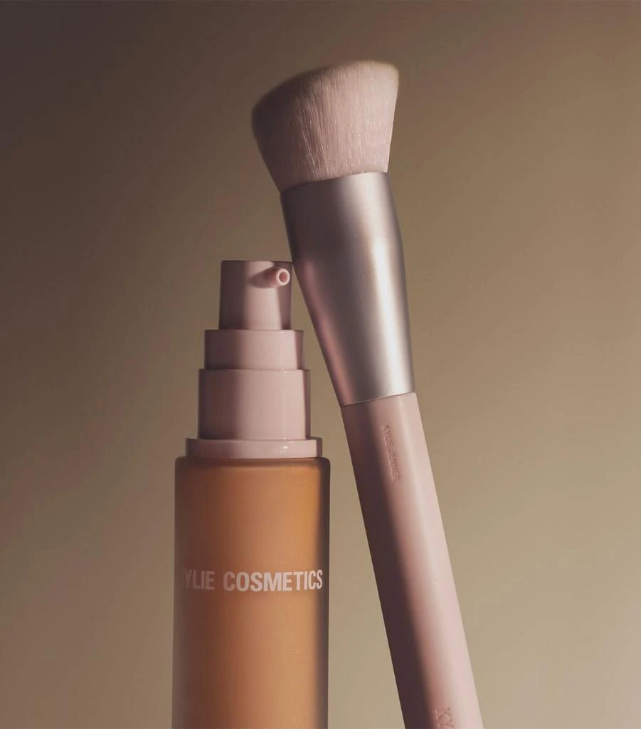 Kylie Cosmetics Power Plush Longwear Foundation 3