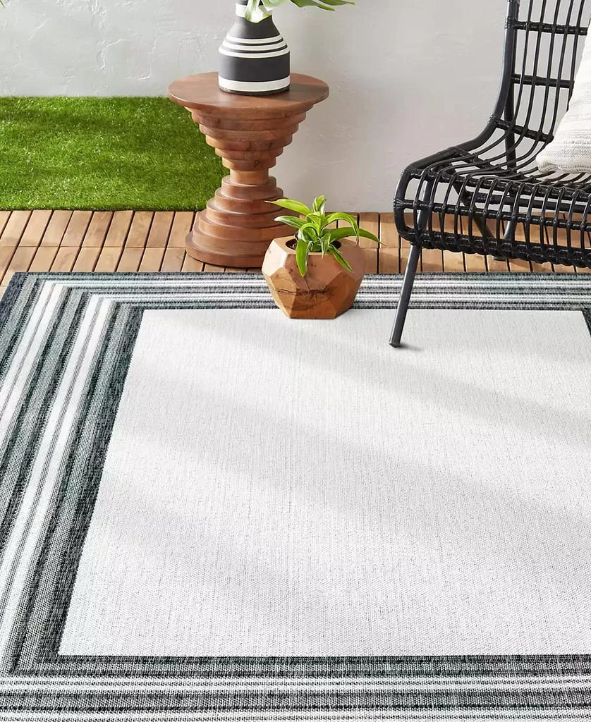 Nicole Miller Patio Country Layla 5'2" x 7'2" Outdoor Area Rug 4