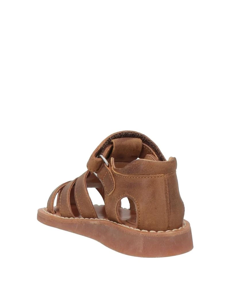 POM D
API Sandals 3