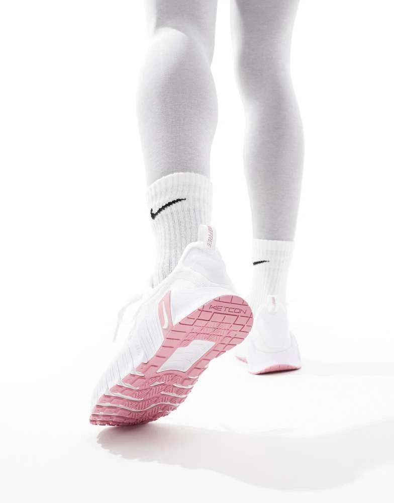 NIKE Nike Training Free Metcon 6 trainers in white and pink 3