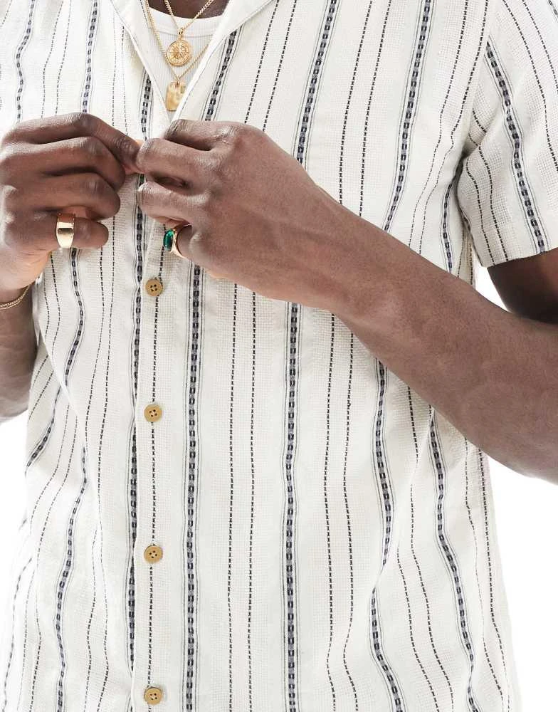 Brave Soul Brave Soul short sleeve shirt in ecru with textured stripe 2