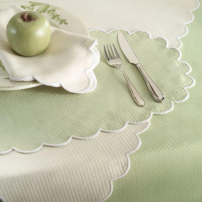 Matouk Savannah Gardens Tablecloth, 90" Round 2