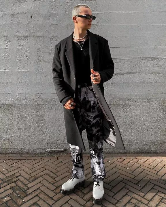 Dr. Martens 1461 Smooth Leather Platform Shoes - Unisex 6