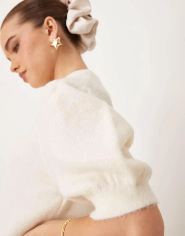 GINA TRICOT Gina Tricot knitted sweater with puff short sleeves in off white 4