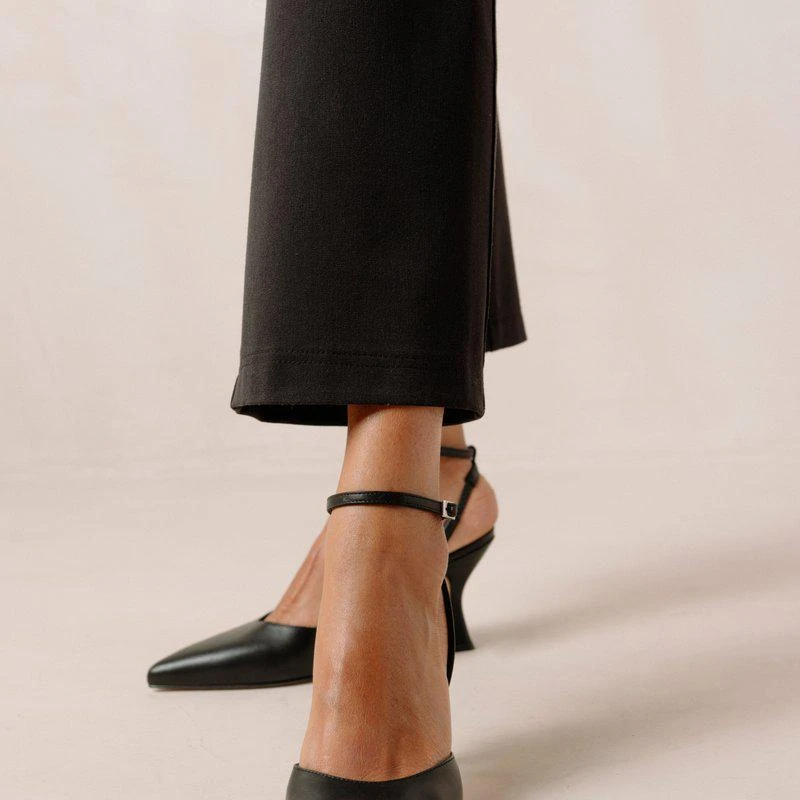 ALOHAS Cinderella Leather Pumps 2