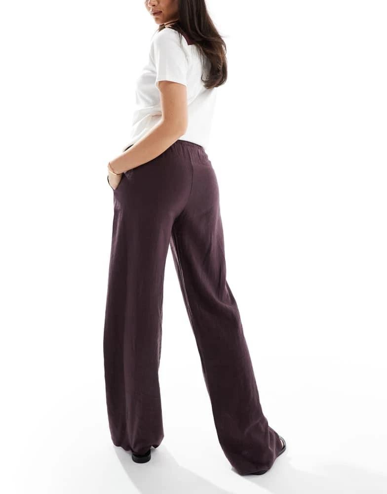 Pull&Bear Pull&Bear high waisted linen look trousers in wine 2