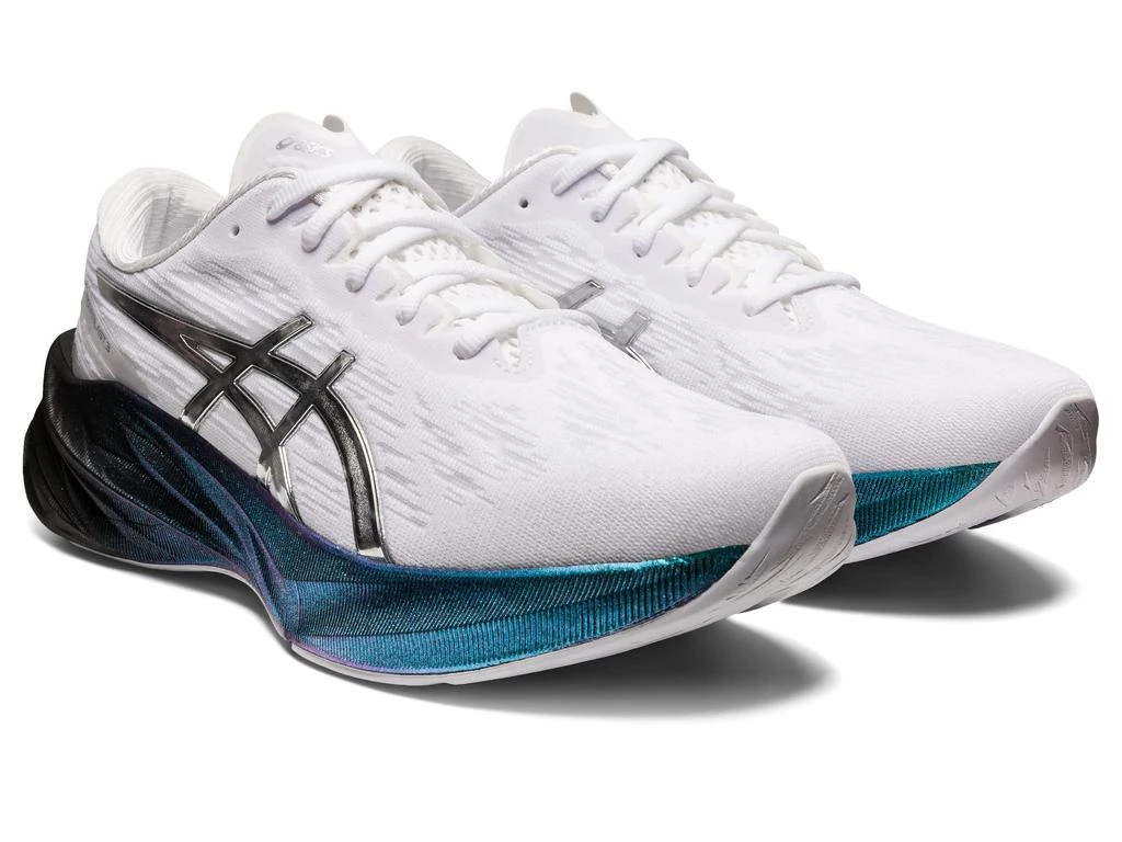 ASICS Novablast 3 Platinum 1