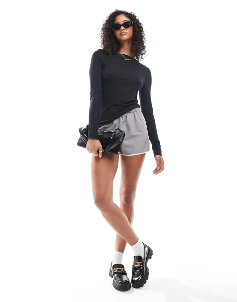 Abercrombie & Fitch Abercrombie & Fitch long sleeve ribbed top with slash neck in black 2