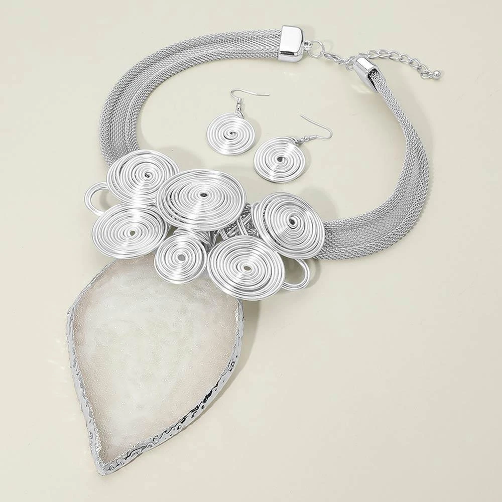 FASHNZFAB Bold Leaf Wire Spiral Embellished Pendant Accent Mesh Collar Statement Necklace