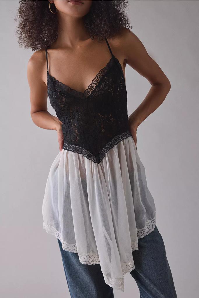 Out From Under Out From Under Cassandra Sheer Lace + Mesh Hanky Hem Slip