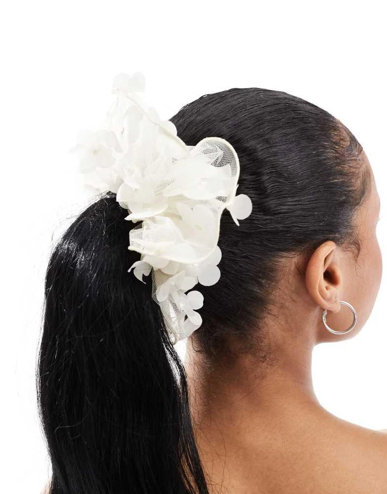 Pieces Pieces XL floral applique scrunchie in white 1