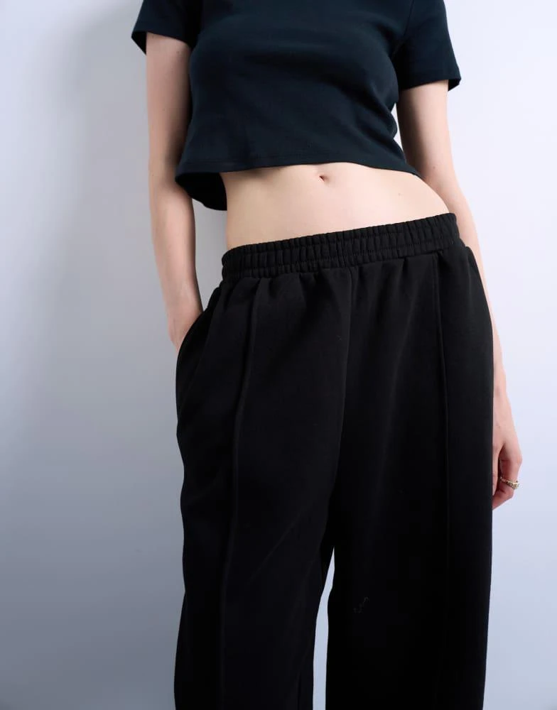 Topshop Topshop pintuck cuffed jogger in black 5