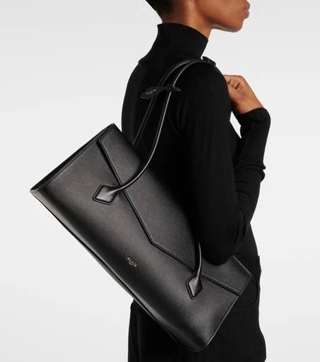 Alaïa Le Teckel leather shoulder bag 2