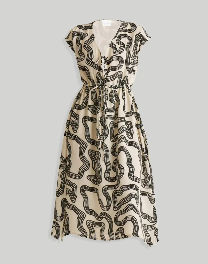 Reistor Deep V-neck. Gathered Dress 5