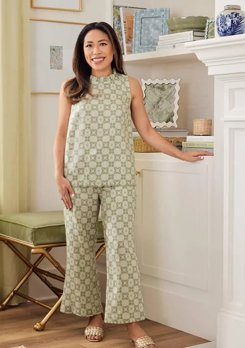 Crown & Ivy™ Ivy Society Social X Crown Ivy The Sedgewick Swing Top 1