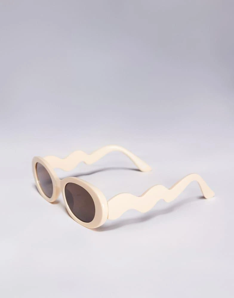 River Island River Island oval sunglasses in cream 2