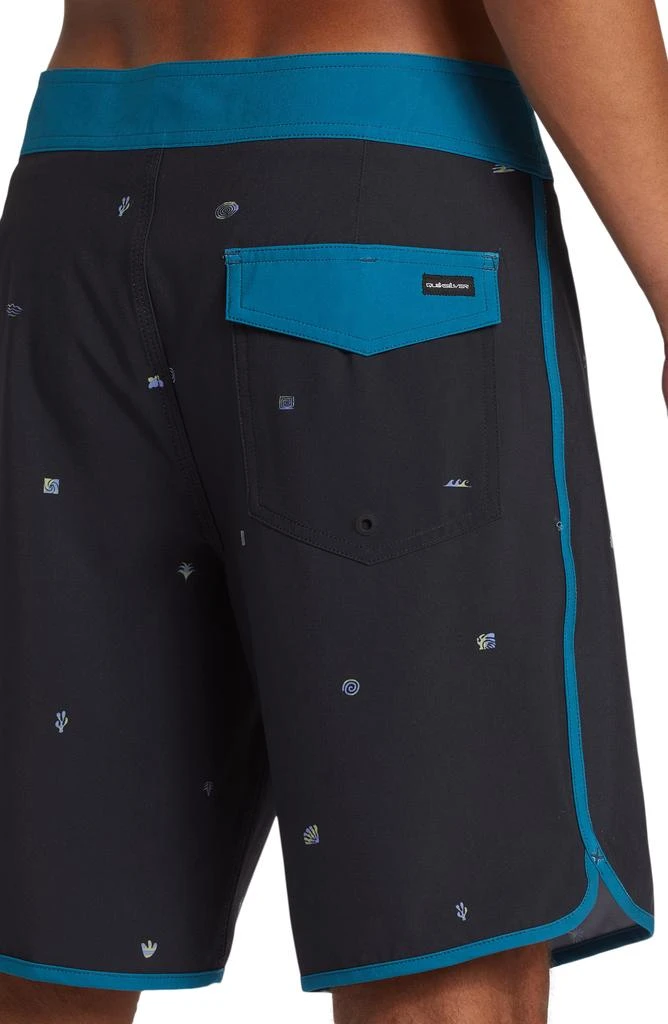 Quiksilver Surfsilk Scallop Board Shorts 8