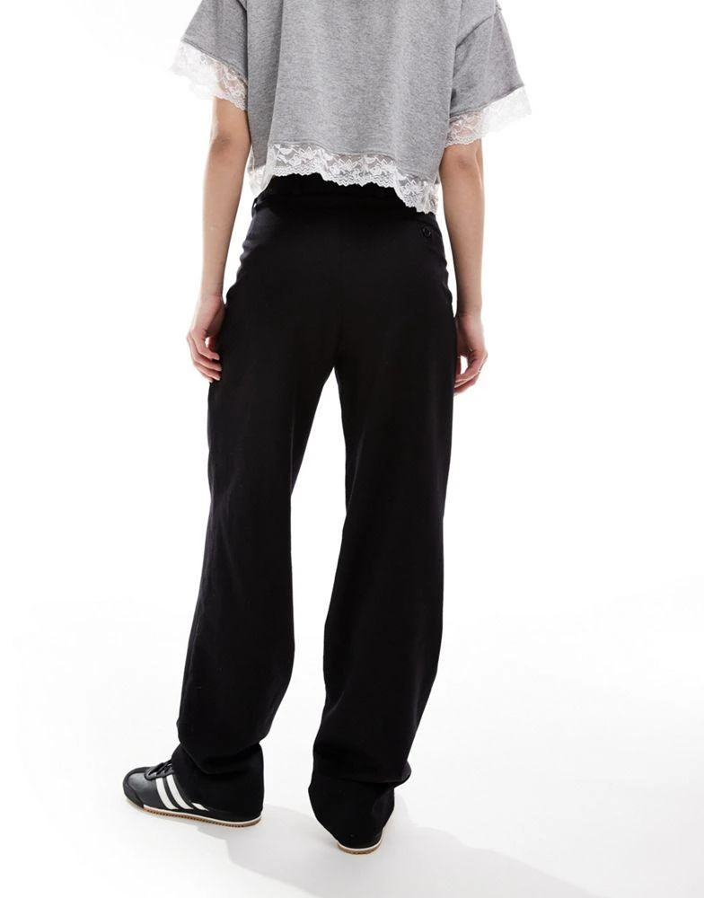 Reclaimed Vintage Reclaimed Vintage Revived x Glass Onion slouchy dad trouser in black 4