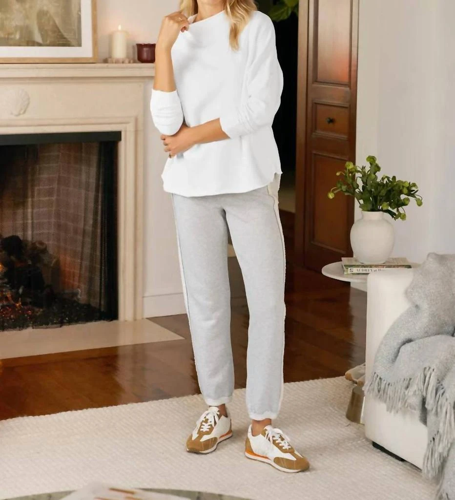 Frank
Eileen Frank
Eileen - Sophie Italian Jogger 4