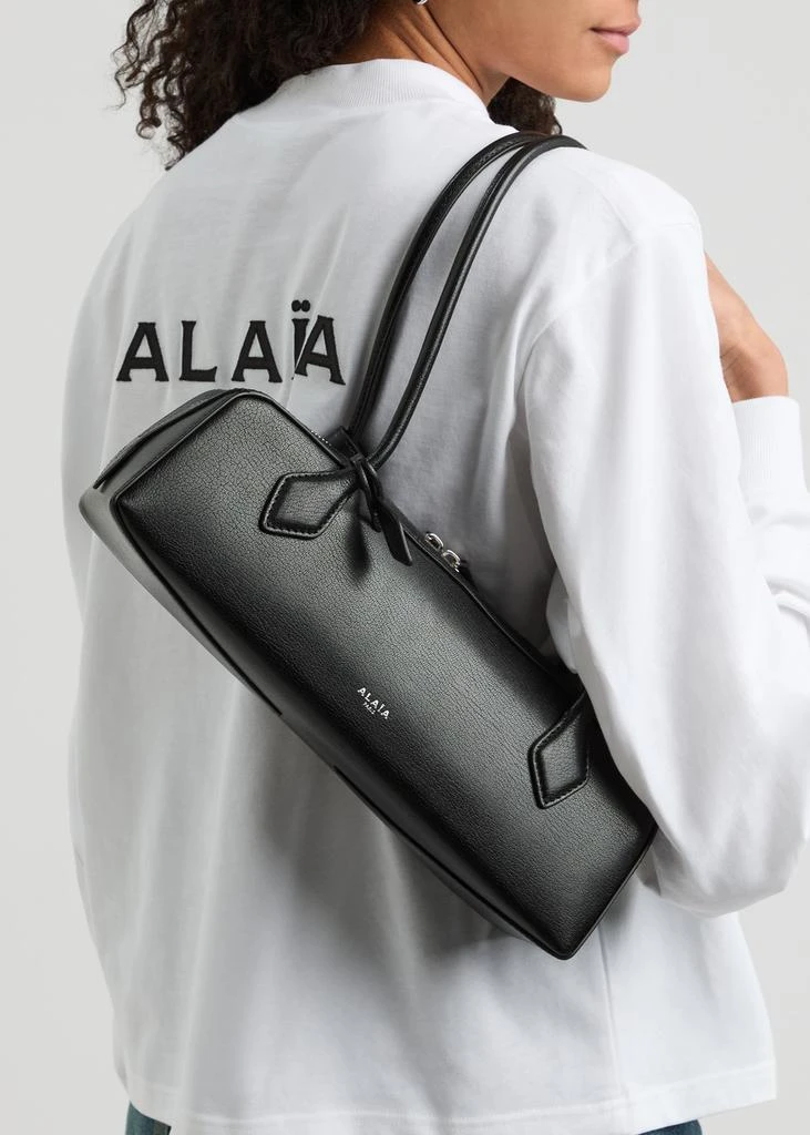 Alaïa Le Teckel medium grained leather shoulder bag 5
