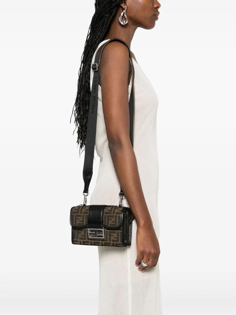 ショルダーバッグ FENDI EMBROIDERED JACQUARD CROSSBODY BAG Fendi Embroidered jacquard crossbody bag - Shoulder Bags