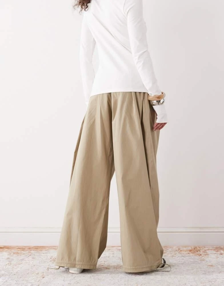 Monki Monki balloon leg trouser in khaki 5