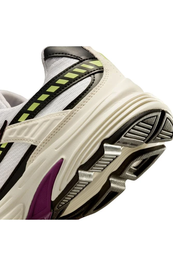 NIKE Initiator Running Shoe 8