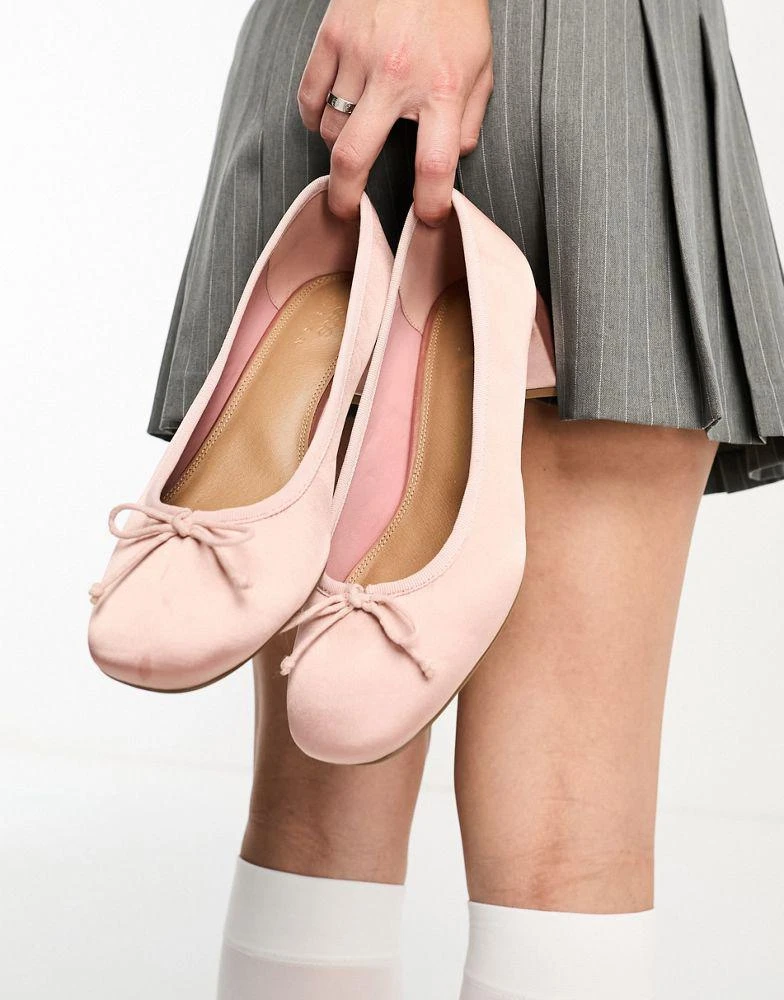 ASOS ASOS DESIGN Steffie bow detail mid block heeled shoes in blush satin 1