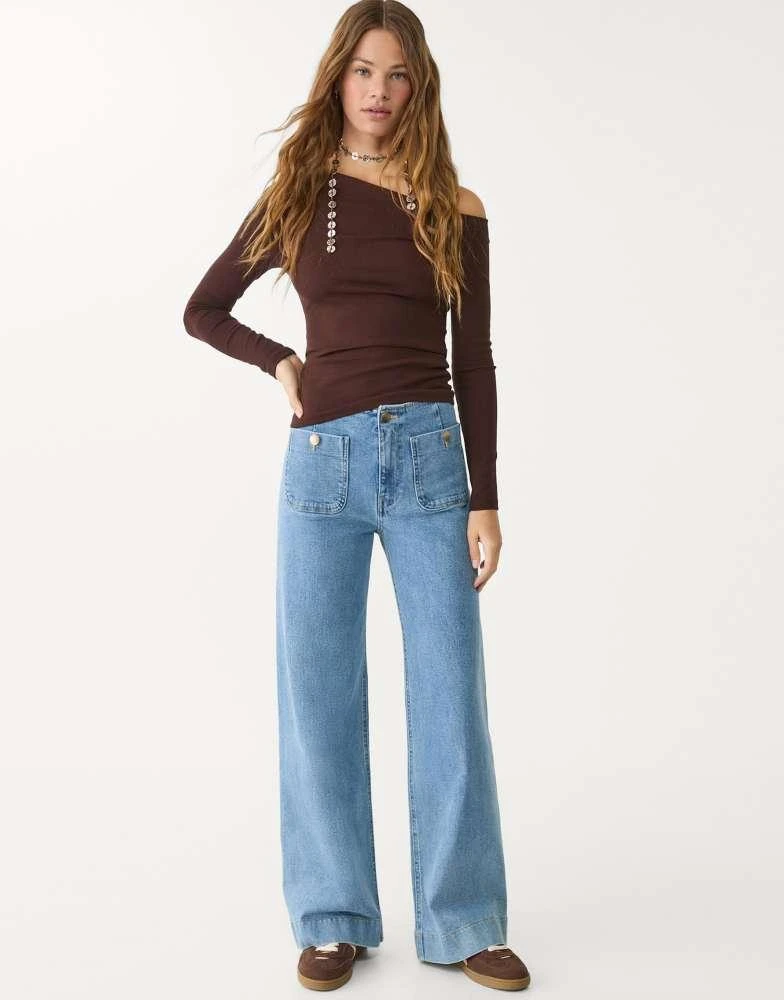 Stradivarius Stradivarius D77 minimalist jeans with pockets in light blue