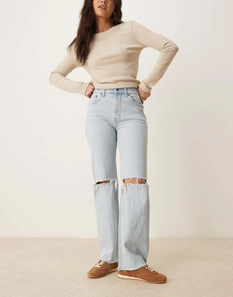 Abercrombie & Fitch Abercrombie & Fitch 90s relaxed jeans with knee rip in light wash blue 1
