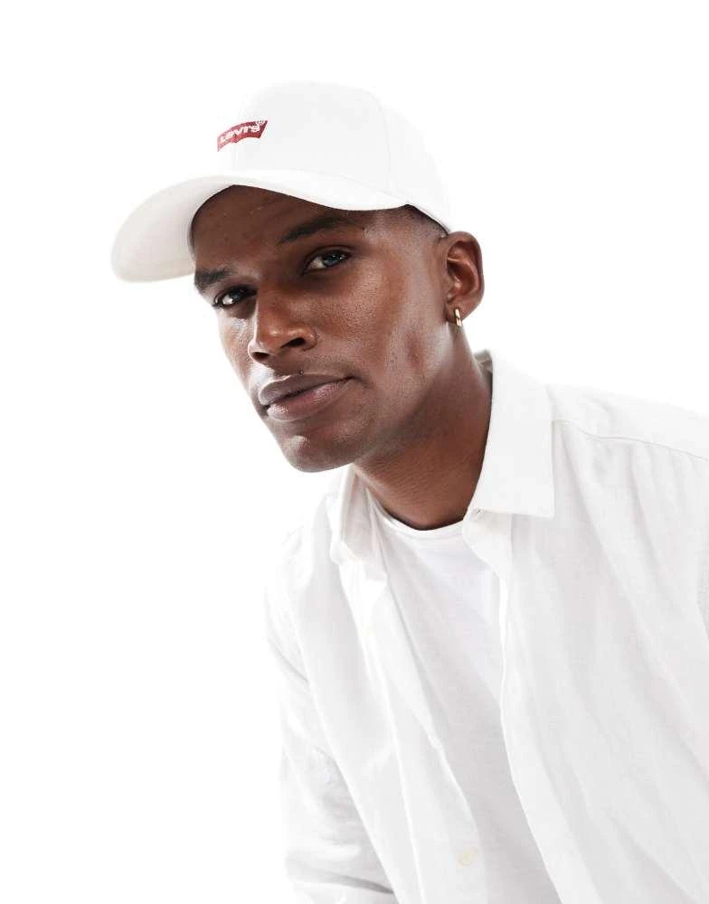 Levi
s Levi
s batwing logo flexfit baseball cap in white