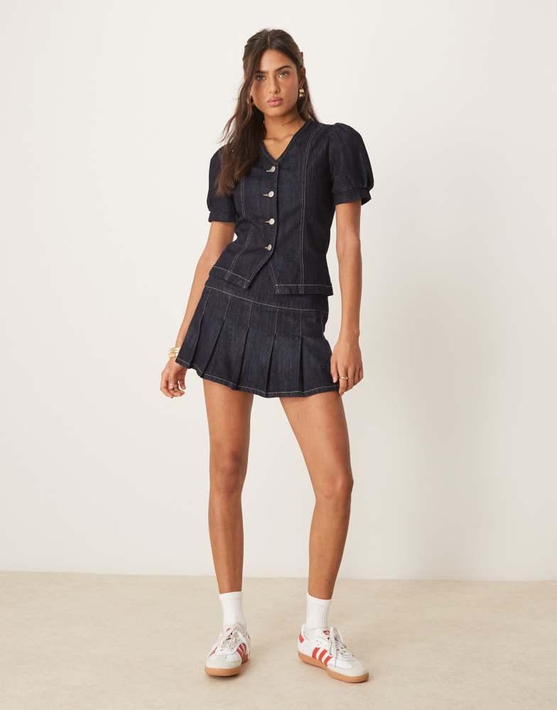 Glamorous Glamorous pleated mini skirt in indigo denim co-ord