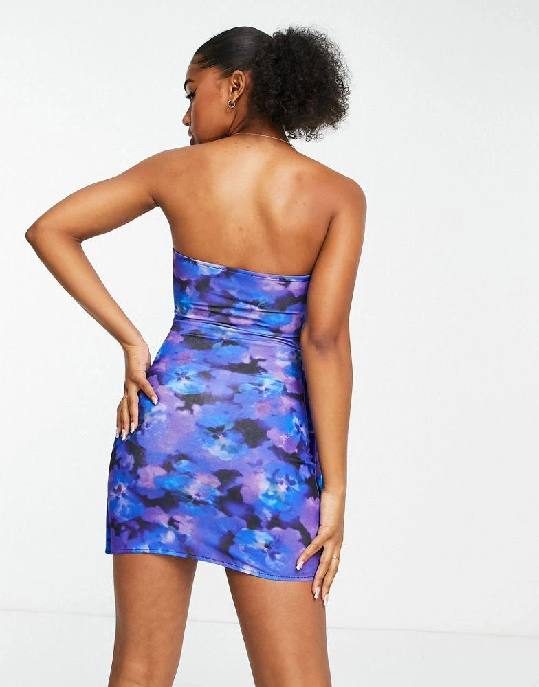 Pull&Bear Pull&Bear tie waist bandeau mini dress in blue floral 2