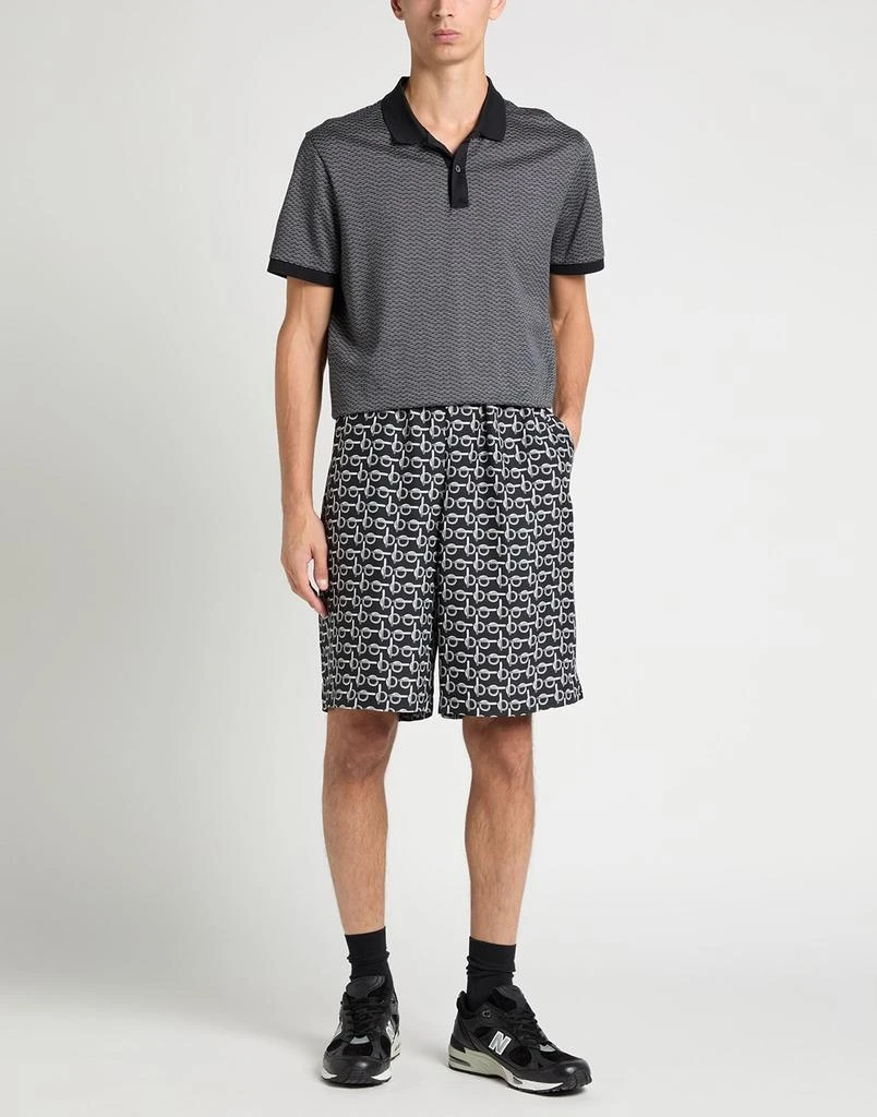 Burberry Shorts
Bermuda 3