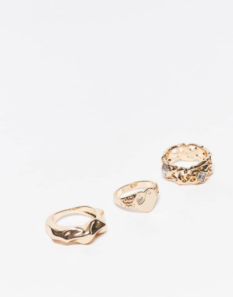 Reclaimed Vintage Reclaimed Vintage 3 pack of rings with heart in gold 1