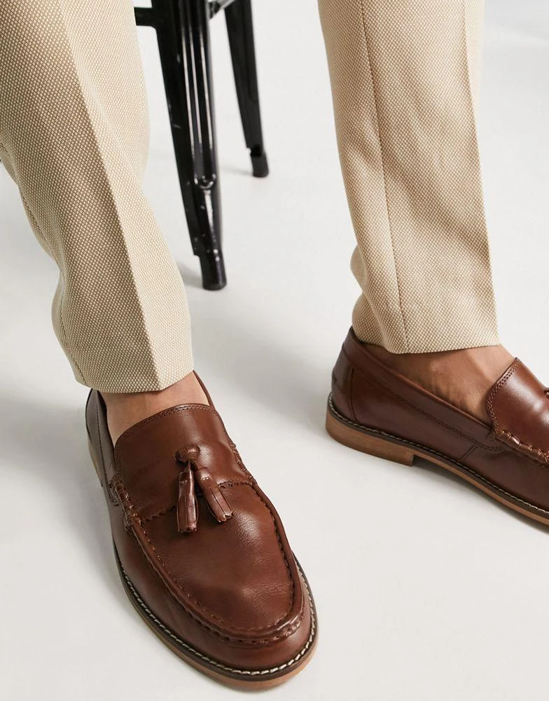 ASOS ASOS DESIGN tassel loafers in tan leather with natural sole 4