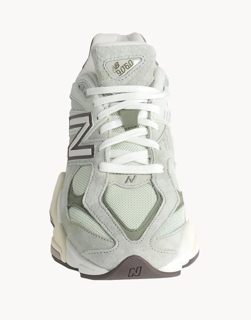 New Balance Sneakers 4