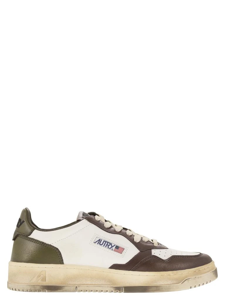 Autry Medalist Low Super Vintage Sneakers In White/military/brown Leather 1